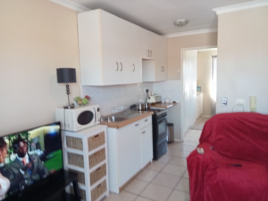 To Let 1 Bedroom Property for Rent in Bothasig Western Cape